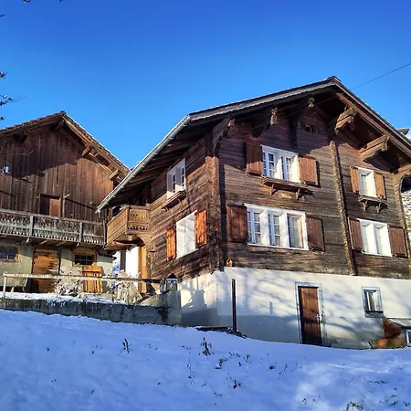 度假居 Charmantes Strickhaus Im Val Lumnezia *