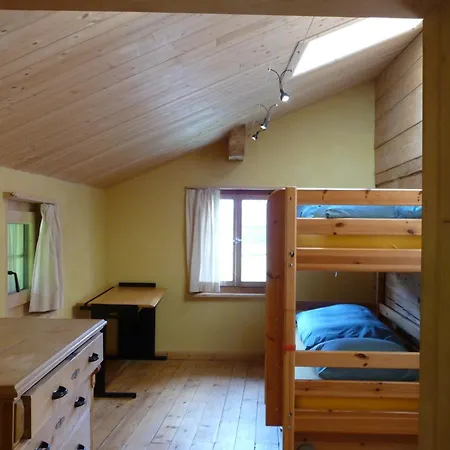 Charmantes Strickhaus Im Val Lumnezia *