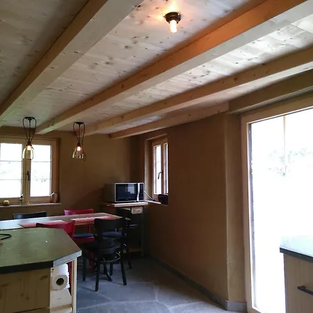 Charmantes Strickhaus Im Val Lumnezia Сasa de vacaciones Vignogn