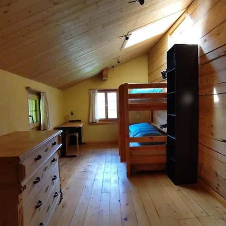 Charmantes Strickhaus Im Val Lumnezia * Vignogn